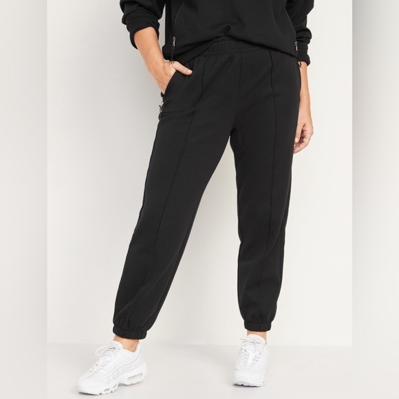 NWT! Old Navy Black High-Waisted Dynamic Fleece Pintucked Sweatpants -Multiple 🩵 - Picture 1 of 8